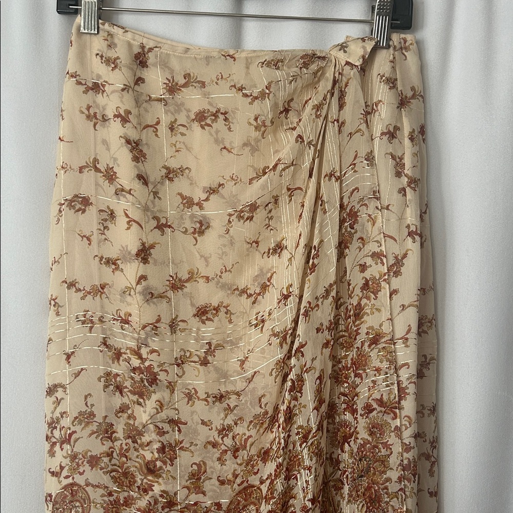 Emanuel Ungaro NWT Beige/Brown Silk Intricate Patterned Wrap Skirt **Size 8** πΊπΊ - Picture 3 of 7